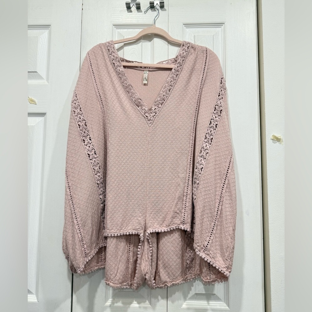 Free People Mean it Romper oversized crochet deep V-neck dusty rose size XS - Picture 5 of 14